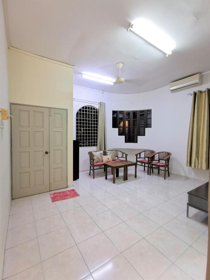 Warni Villa 8 Whole Or Room Muar Exterior foto