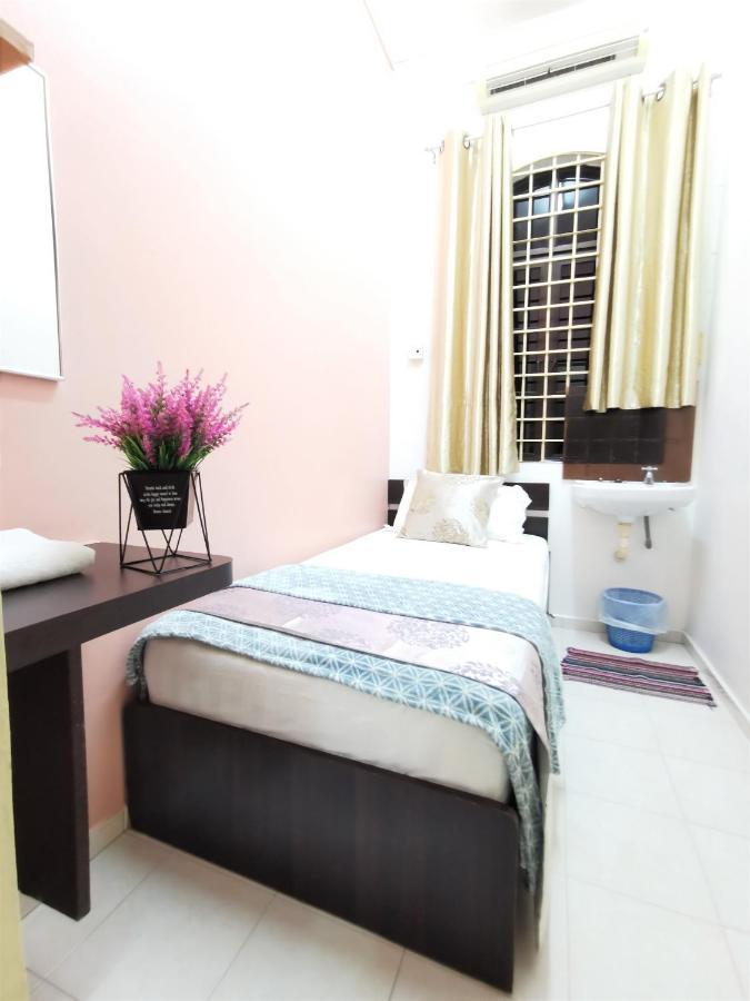 Warni Villa 8 Whole Or Room Muar Exterior foto