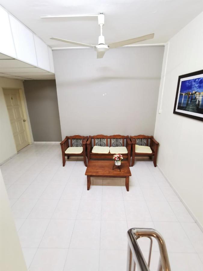 Warni Villa 8 Whole Or Room Muar Exterior foto